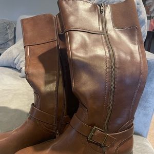 Brown booties- New been worn. Perfect condition just dont fit me